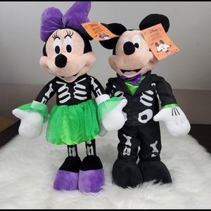 Mickey and Minnie halloween skeleton greeter set